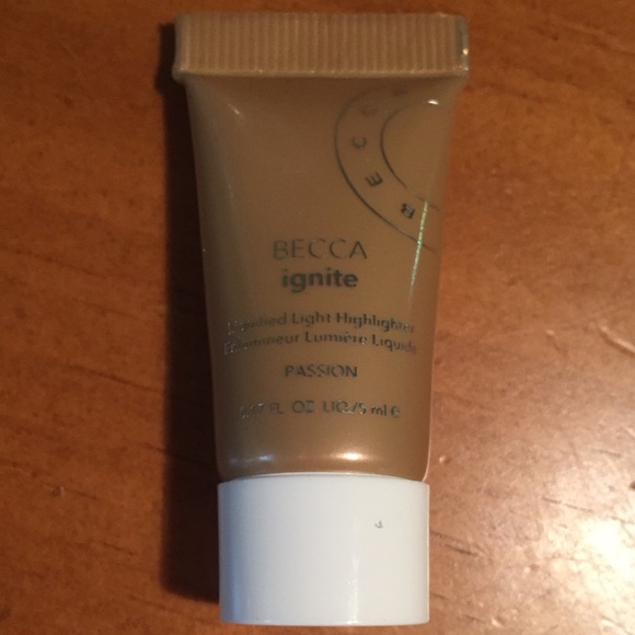 BECCA Ignite Liquified Light Highlighter - Picture 3 of 12